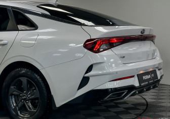 Подержанный автомобиль Kia K5 2021 года (7 фото)