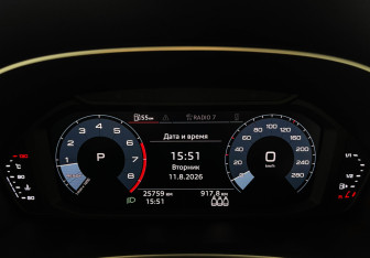 Подержанный автомобиль Audi Q3 2021 года (11 фото)