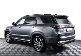 Подержанный автомобиль Changan CS95 2023 года (7 фото)