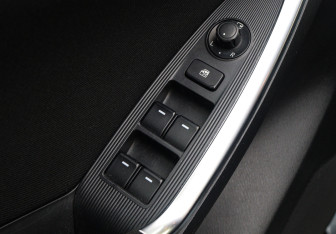 Подержанный автомобиль Mazda CX-5 2012 года (12 фото)