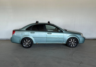 Подержанный автомобиль Chevrolet Lacetti Sedan 2007 года (8 фото)