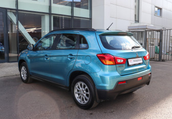 Подержанный автомобиль Mitsubishi ASX 2011 года (6 фото)