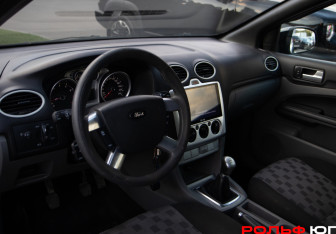 Подержанный автомобиль Ford Focus Hatchback 2008 года (10 фото)