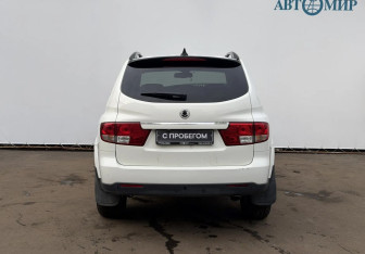 Подержанный автомобиль SsangYong Kyron 2012 года (6 фото)