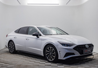 Подержанный автомобиль Hyundai Sonata 2020 года (3 фото)