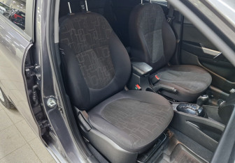 Подержанный автомобиль Kia Rio Hatchback 2012 года (23 фото)