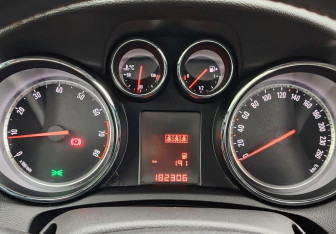 Подержанный автомобиль Opel Mokka 2014 года (12 фото)