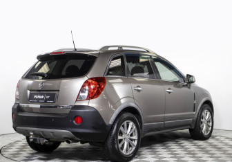 Подержанный автомобиль Opel Antara 2014 года (5 фото)