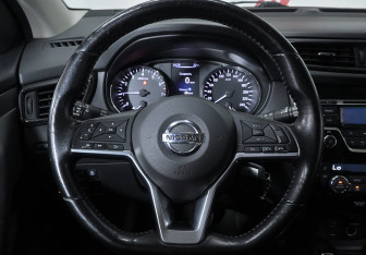 Подержанный автомобиль Nissan Qashqai 2019 года (10 фото)