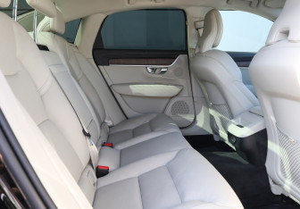 Подержанный автомобиль Volvo S90 2021 года (12 фото)