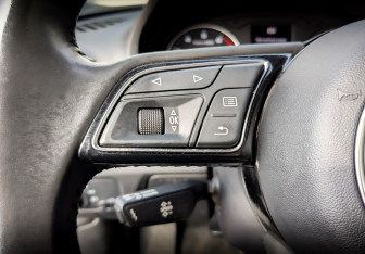 Подержанный автомобиль Audi A3 Sedan 2017 года (24 фото)
