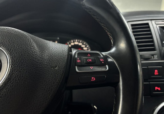 Подержанный автомобиль Volkswagen Multivan 2013 года (28 фото)