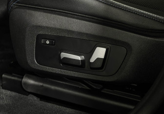 Подержанный автомобиль BMW X3 2020 года (16 фото)