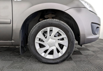 Подержанный автомобиль LADA (ВАЗ) Granta Liftback 2017 года (18 фото)