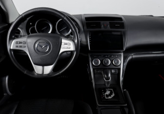 Подержанный автомобиль Mazda 6 Liftback 2008 года (12 фото)