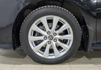 Подержанный автомобиль Toyota Camry Sedan 2020 года (6 фото)