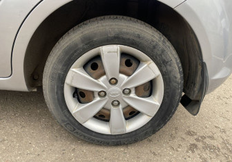 Подержанный автомобиль Kia Rio Hatchback 2009 года (12 фото)