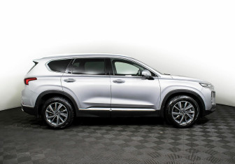 Подержанный автомобиль Hyundai Santa Fe 2019 года (4 фото)