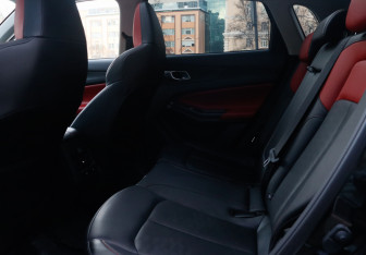 Подержанный автомобиль Changan UNI-S 2024 года (10 фото)