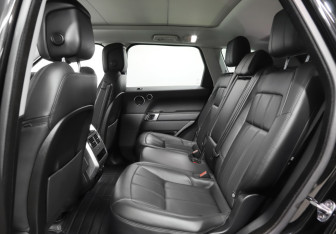 Подержанный автомобиль Land Rover Range Rover Sport 2018 года (10 фото)