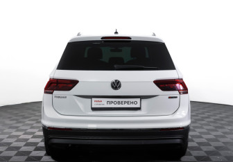 Подержанный автомобиль Volkswagen Tiguan 2018 года (6 фото)