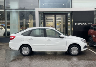 Подержанный автомобиль LADA (ВАЗ) Granta Liftback 2021 года (4 фото)