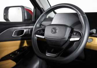 Подержанный автомобиль Changan Hunter Plus 2023 года (12 фото)