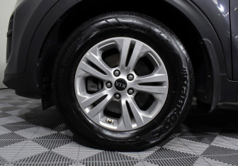 Подержанный автомобиль Kia Sportage 2017 года (9 фото)