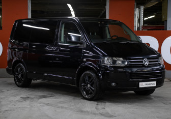 Подержанный автомобиль Volkswagen Multivan 2010 года (3 фото)