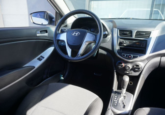 Подержанный автомобиль Hyundai Solaris Sedan 2013 года (13 фото)