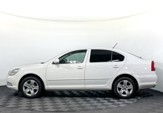 Подержанный автомобиль Skoda Octavia Liftback 2013 года (8 фото)