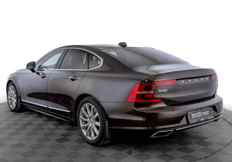 Подержанный автомобиль Volvo S90 2019 года (7 фото)