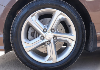 Подержанный автомобиль Hyundai Sonata 2017 года (19 фото)