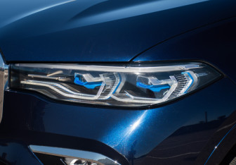Подержанный автомобиль BMW X7 2021 года (33 фото)