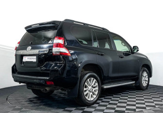 Подержанный автомобиль Toyota Land Cruiser Prado 2015 года (5 фото)