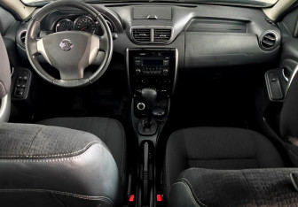 Подержанный автомобиль Nissan Terrano 2016 года (9 фото)