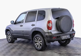 Подержанный автомобиль Chevrolet Niva 2017 года (7 фото)