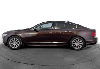 Подержанный автомобиль Volvo S90 2019 года (8 фото)