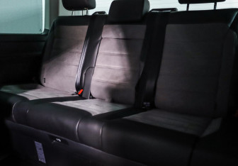 Подержанный автомобиль Volkswagen Multivan 2021 года (12 фото)