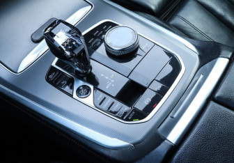 Подержанный автомобиль BMW X5 2019 года (14 фото)
