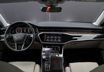 Подержанный автомобиль Audi A7 2021 года (12 фото)