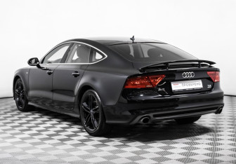 Подержанный автомобиль Audi A7 2014 года (7 фото)