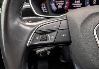 Подержанный автомобиль Audi Q3 2021 года (26 фото)