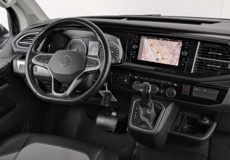 Подержанный автомобиль Volkswagen Multivan 2020 года (29 фото)