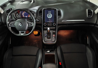 Подержанный автомобиль Renault Scenic 2019 года (12 фото)