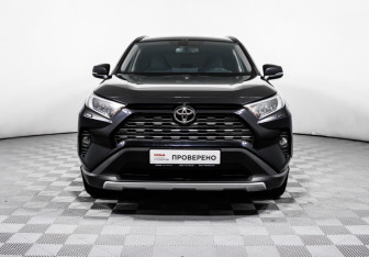 Подержанный автомобиль Toyota RAV4 2021 года (2 фото)