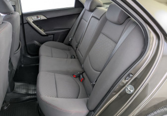 Подержанный автомобиль Kia Cerato Sedan 2009 года (12 фото)