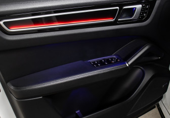 Подержанный автомобиль Porsche Cayenne 2019 года (33 фото)