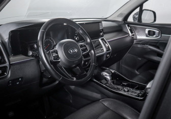 Подержанный автомобиль Kia Sorento 2020 года (14 фото)