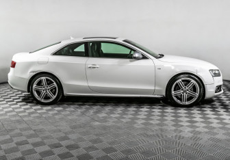 Подержанный автомобиль Audi S5 Coupe 2009 года (4 фото)